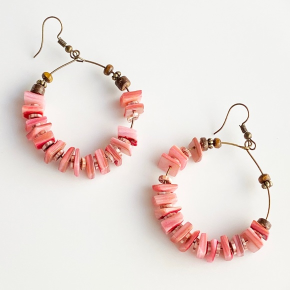 NEW "Canyon" Shell Round Earrings (red) - Picture 5 of 7